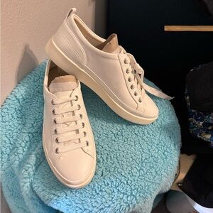 Vionic Women's Cream Sneakers